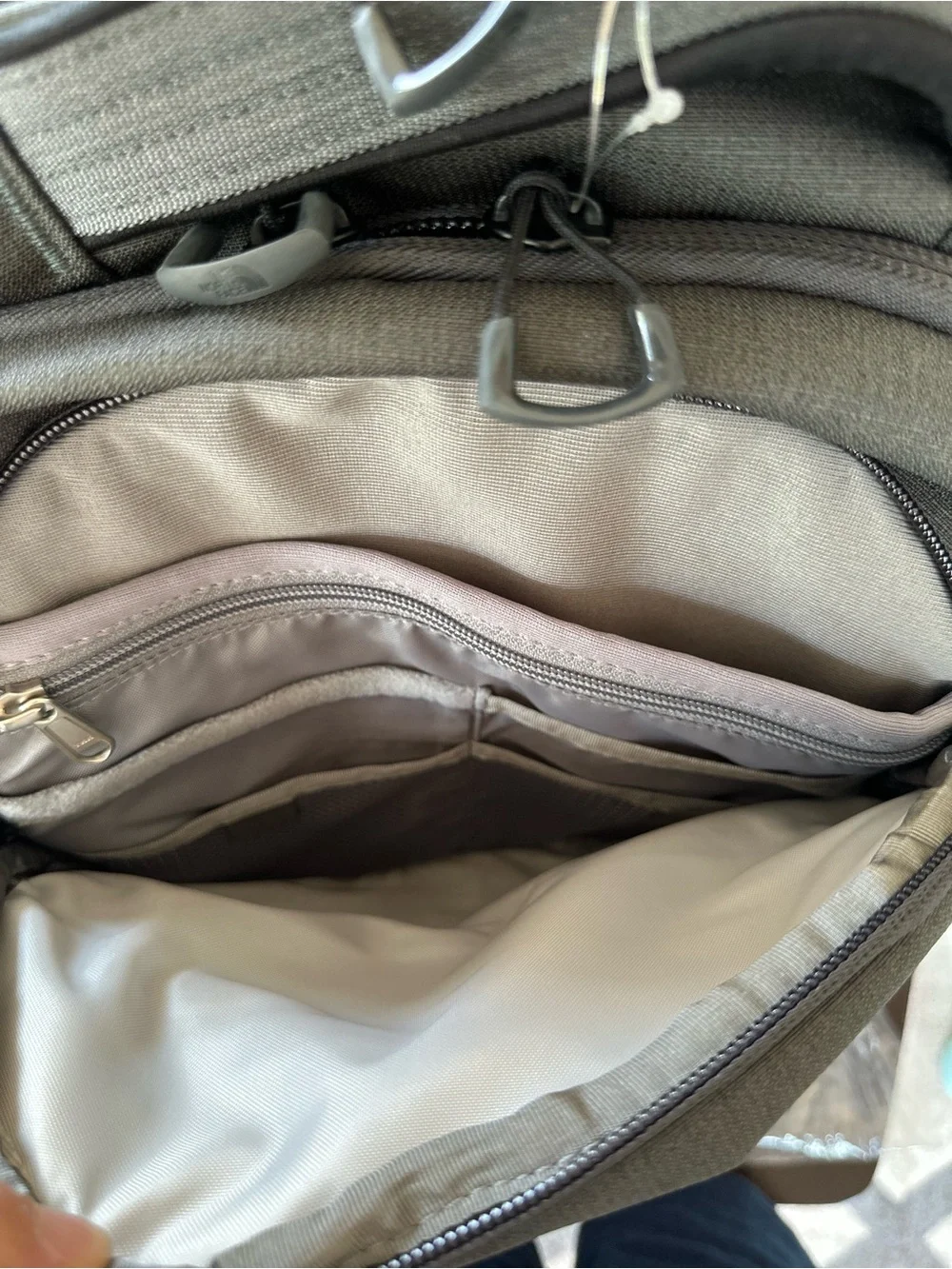 The North Face Women's Borealis Backpack 27L (Style Code: NF0A52SI)